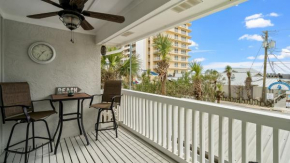 Pet friendly townhome with Gulf Views and Hot tub RIGHT across from beach and Schooners
